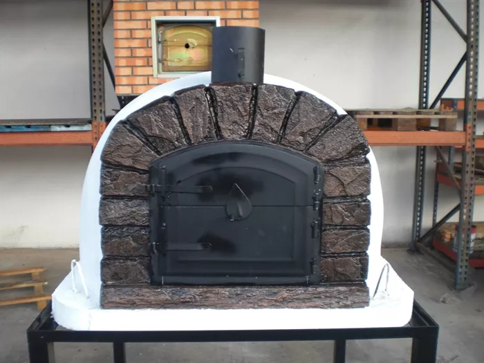 Front des Steinbackofen Famosi